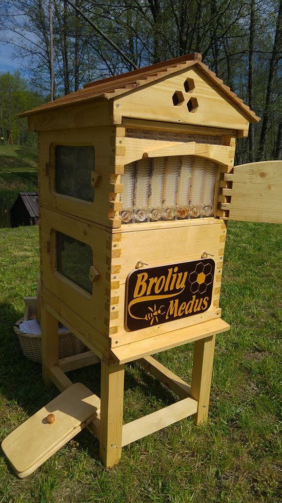 Flow hives: high technology and apiaries 2 18556693 1831790097140761 5371721181235006520 o